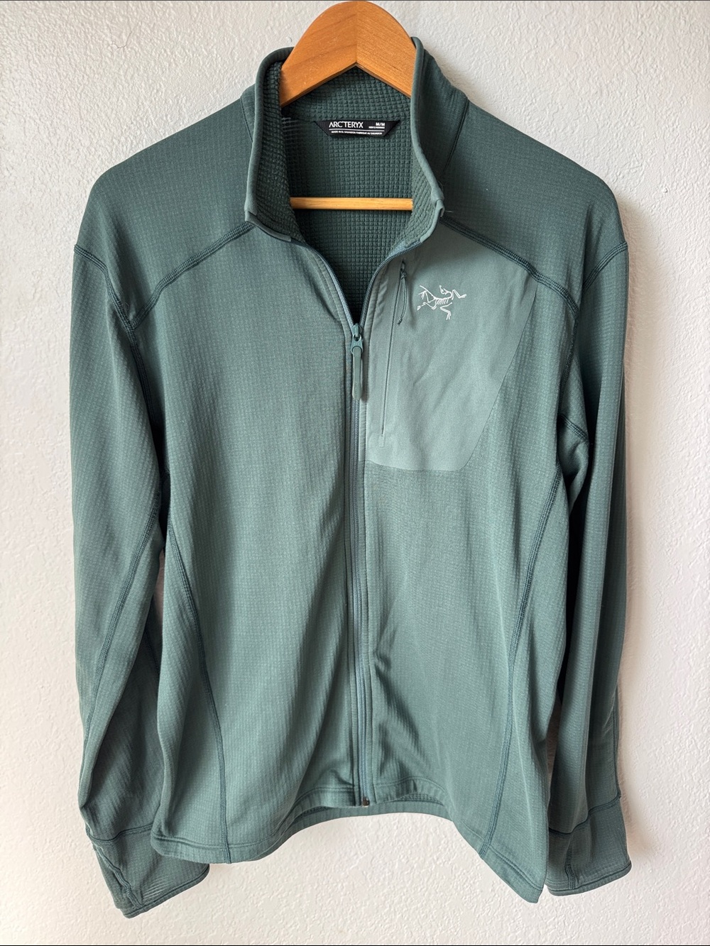 Men’s Lightweight Arcteryx Delta Jacket